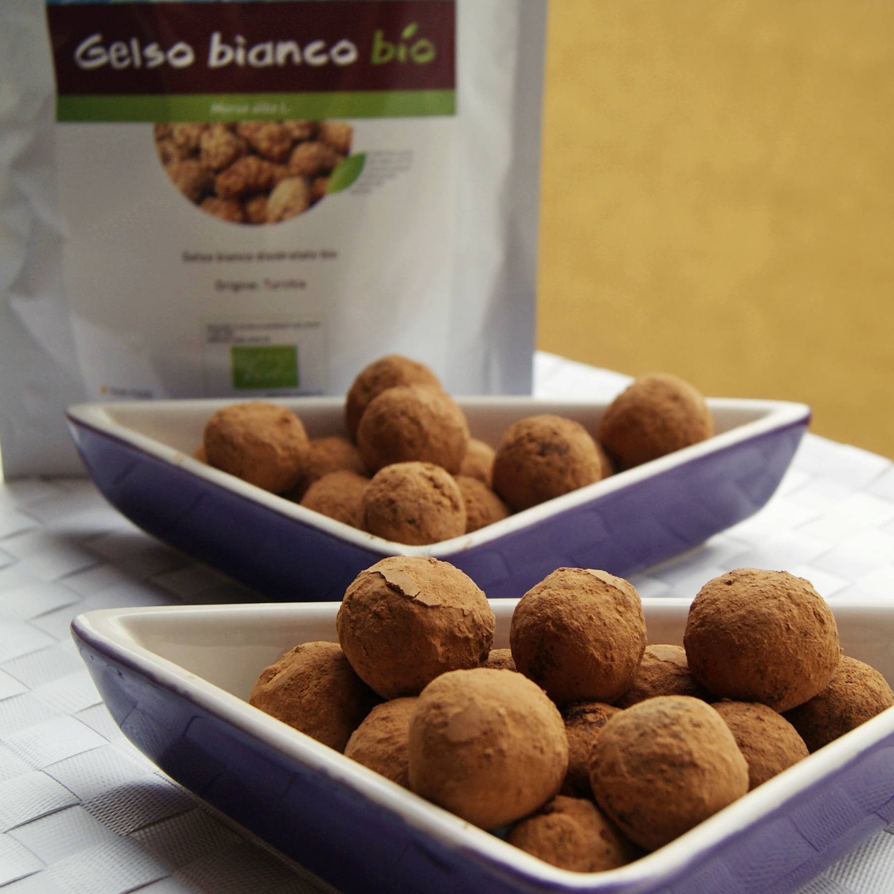 TARTUFINI DI MORE DI GELSO BIANCO E CARRUBA